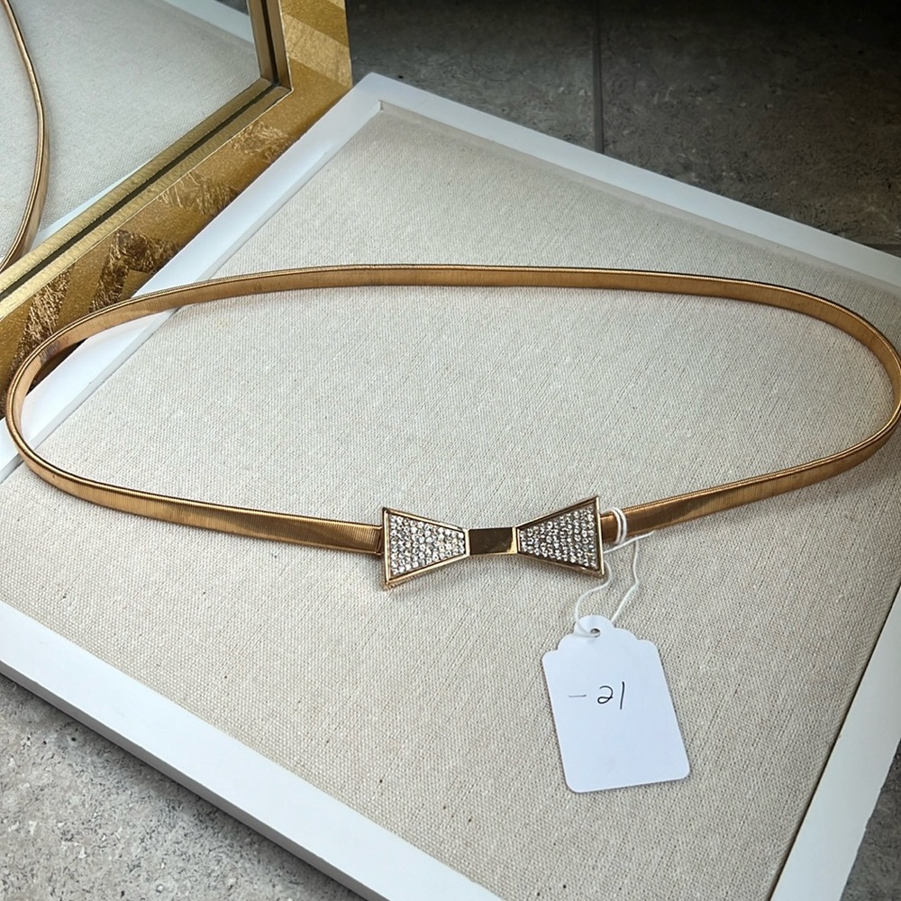 Dressy waist belt